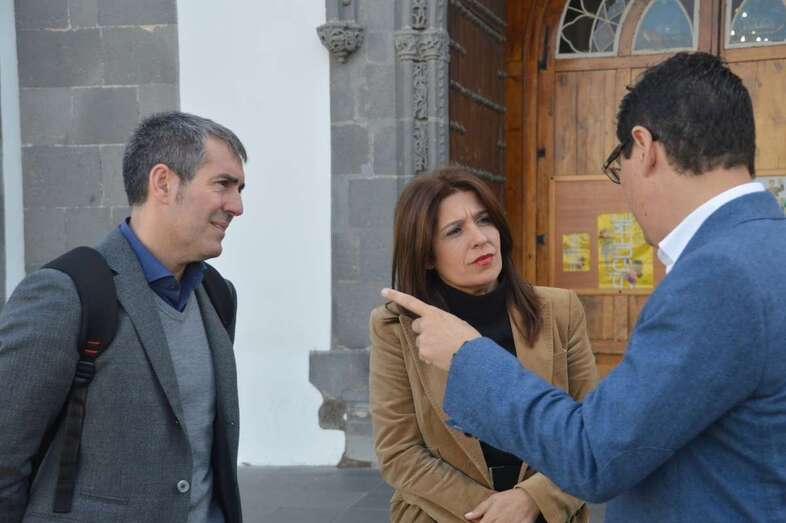 Fernando Clavijo durante la visita que realizó en el mandato anterior siendo alcaldesa Carmen Hernández (Foto TA)